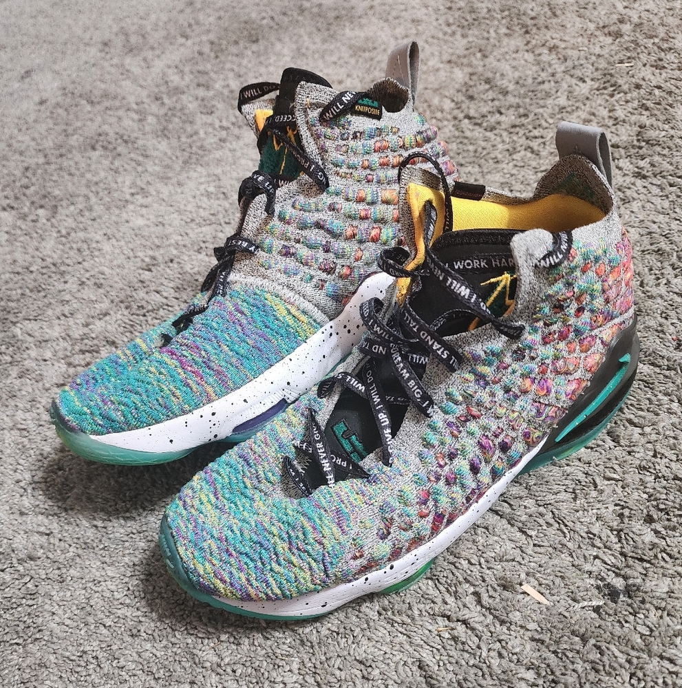 Nike LeBron Knitposite multicolor 7Y